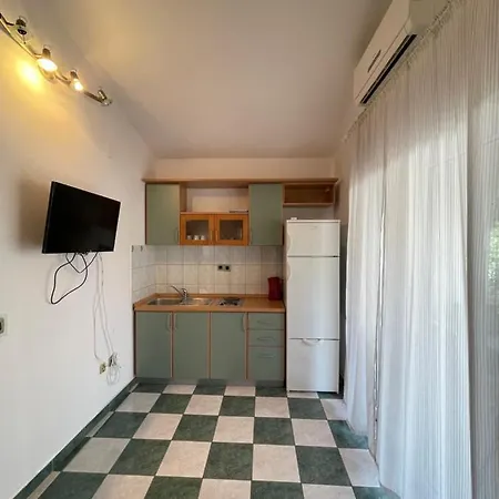 Leskovar Apartament Mandre