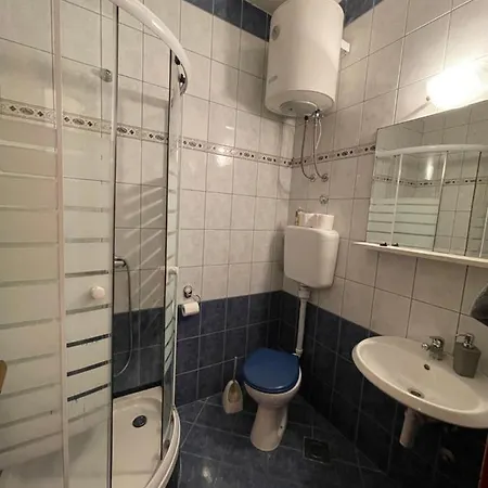 Leskovar *